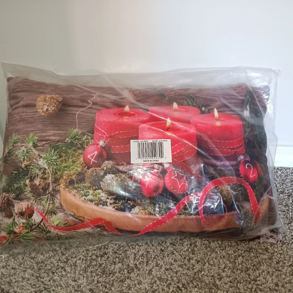 Battery-powered Light Up Christmas Pillow, Candle Design